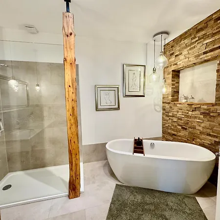 Mel&bens Altstadt Mit Parkoption Appartamento